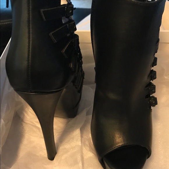 Steve Madden ladies shoe boots - Picture 2 of 3